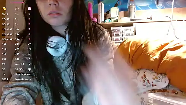 Snapshot of ahungkittykat chatting on May 26, 4:54 am ahungkittykat online show from May 26, 4:54 am