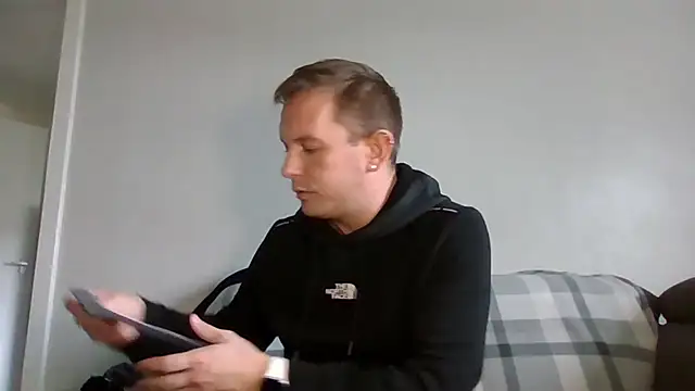 verscub6969 online show from April 13, 1:26 pm