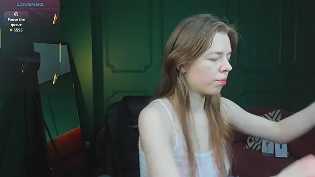  Tina Tayllor  online show from May 6, 8:35 pm
