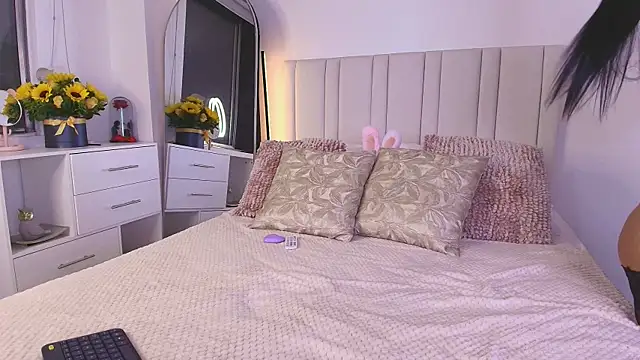 Anna-Lynn online show from February 15, 11:36 pm