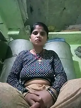 Snapshot of Pari_rathore chatting on February 12, 4:07 pm Pari rathore online show from February 12, 4:07 pm