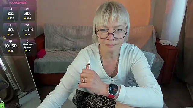 Snapshot of Ann_Annise chatting on June 6, 1:11 am Ann Annise online show from June 6, 1:11 am