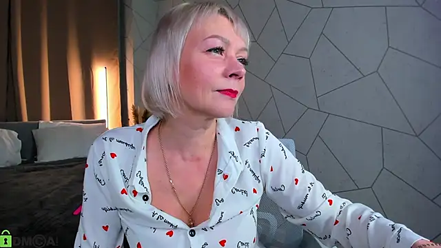 Snapshot of Ann_Annise chatting on February 19, 1:02 am Ann Annise online show from February 19, 1:02 am