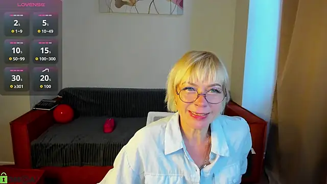 Snapshot of Ann_Annise chatting on June 12, 1:14 am Ann Annise online show from June 12, 1:14 am