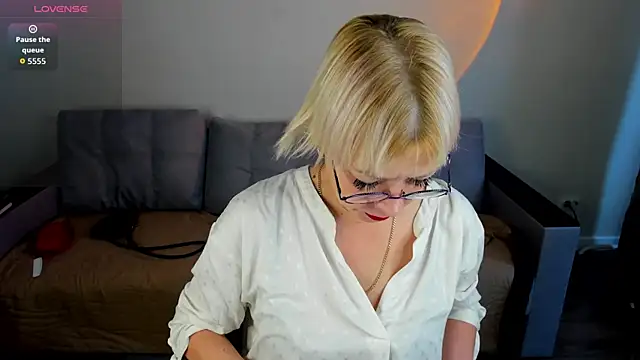 Ann Annise online show from May 13, 8:54 am
