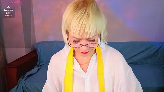 Snapshot of Ann_Annise chatting on June 19, 4:35 pm Ann Annise online show from June 19, 4:35 pm