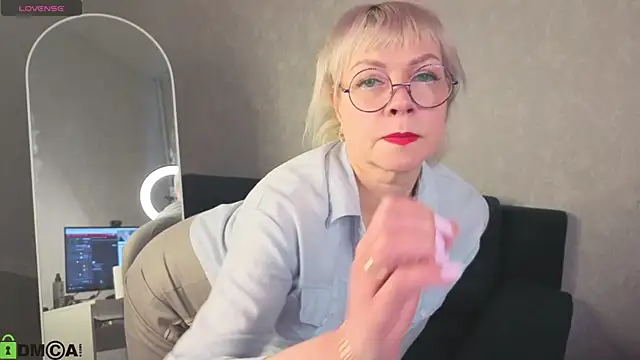 Snapshot of Ann_Annise chatting on February 28, 1:27 am Ann Annise online show from February 28, 1:27 am