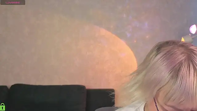 Ann Annise online show from March 4, 1:24 am