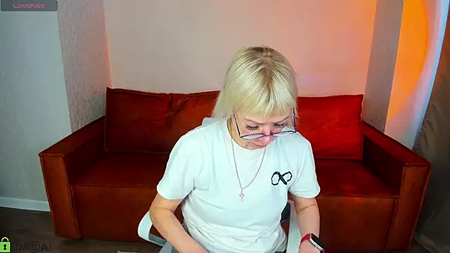 Ann Annise online show from April 5, 9:05 am