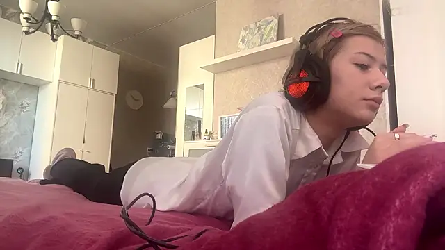 Snapshot of LadyFoxLove chatting on March 2, 11:50 am LadyFoxLove online show from March 2, 11:50 am