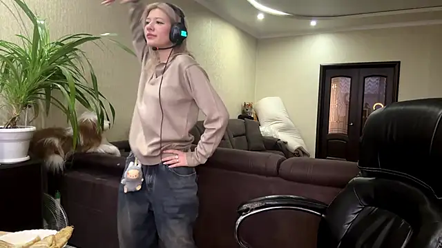 Snapshot of LadyFoxLove chatting on February 2, 10:58 am LadyFoxLove online show from February 2, 10:58 am