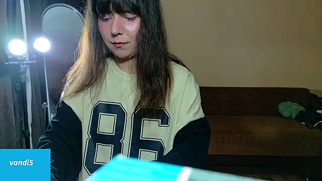 VandiFive online show from April 5, 8:15 pm