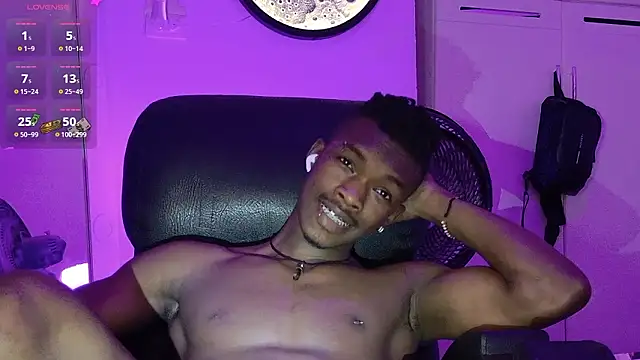 Snapshot of ReyKen- chatting on February 19, 12:51 am ReyKen- online show from February 19, 12:51 am