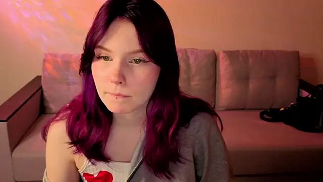 Julia Anis online show from March 26, 1:04 am