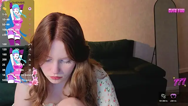 Julia Anis online show from March 19, 1:05 am