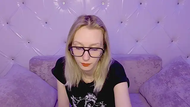 Akiro Kim7 online show from February 17, 2:20 am