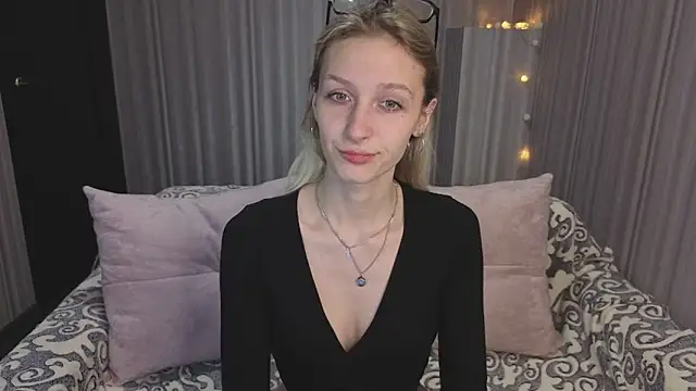 Akiro Kim7 online show from February 11, 1:49 am