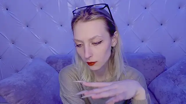 Akiro Kim7 online show from February 16, 2:10 am