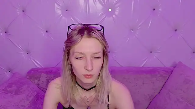 Akiro Kim7 online show from February 12, 2:22 am