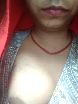 Julilodhi8695 online show from April 13, 5:55 am