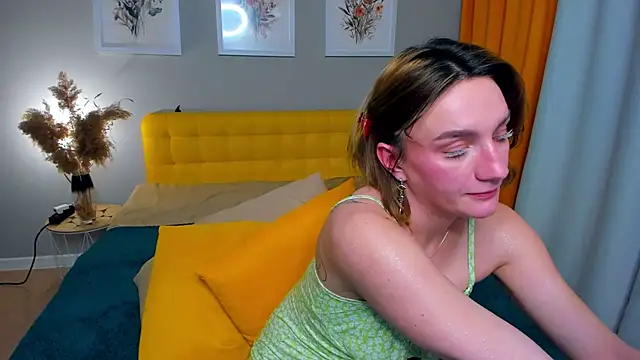 Snapshot of PollyRoseX chatting on February 21, 7:49 pm PollyRoseX online show from February 21, 7:49 pm