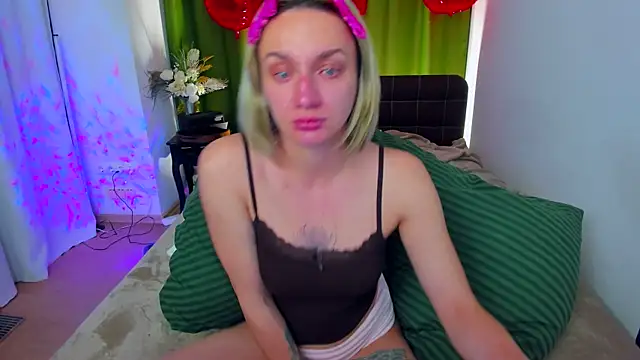 PollyRoseX online show from April 17, 7:17 pm