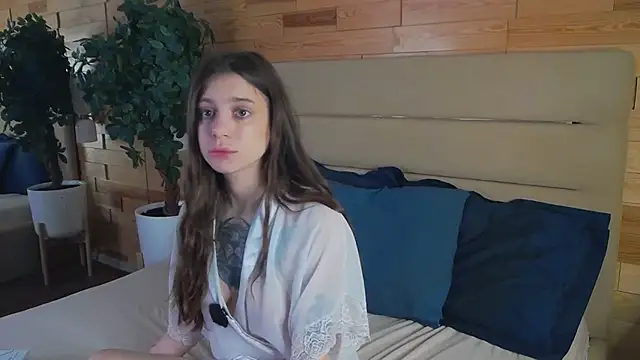 EileenElfie online show from April 7, 3:30 am