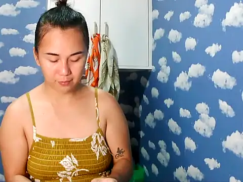 Kitty Bear02 online show from February 26, 1:11 pm