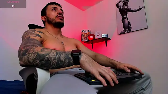 LiamReigns  online show from May 20, 10:07 pm