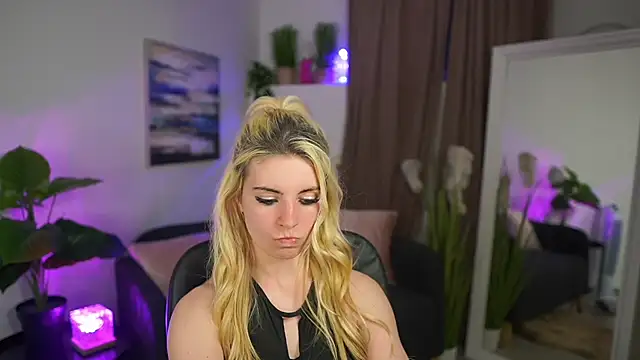 Jetpearl online show from April 6, 8:10 pm