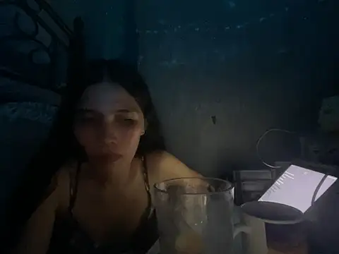 Snapshot of Sweetiebabe25 chatting on May 29, 9:26 am Sweetiebabe25 online show from May 29, 9:26 am