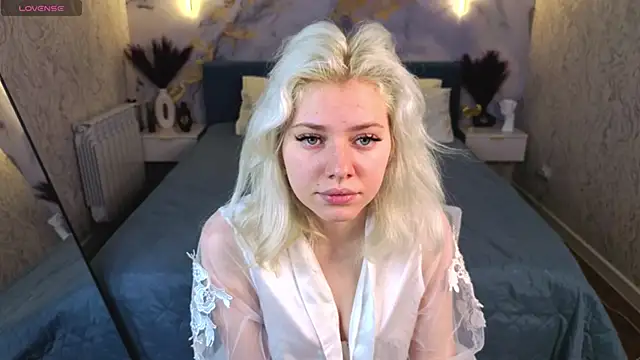 Snapshot of Kate_Krose chatting on March 2, 1:06 am Kate Krose online show from March 2, 1:06 am