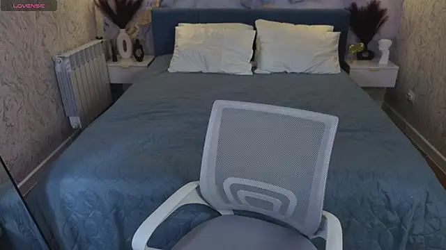 Kate Krose online show from March 5, 1:02 am