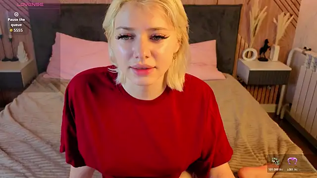 Snapshot of Kate_Krose chatting on July 9, 12:44 am Kate Krose online show from July 9, 12:44 am