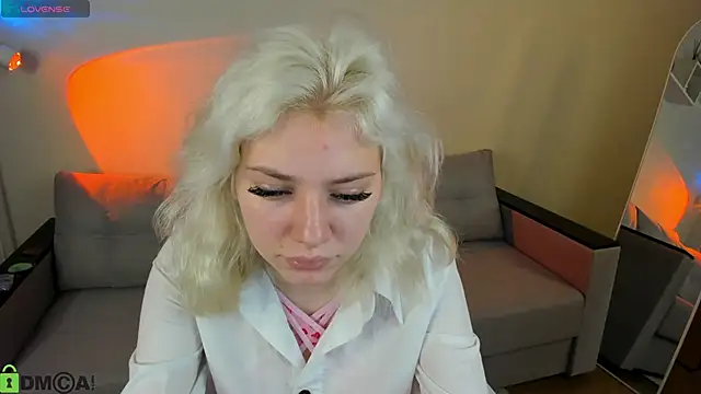 Snapshot of Kate_Krose chatting on February 3, 1:49 am Kate Krose online show from February 3, 1:49 am