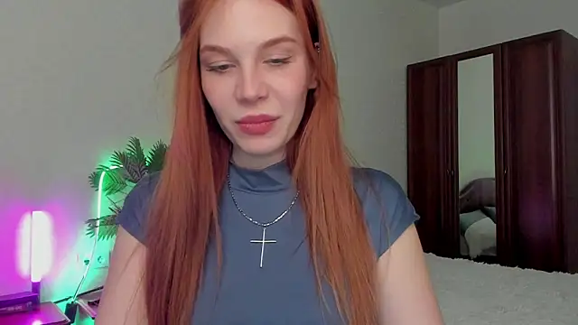 kelly love 222 online show from February 5, 8:10 am