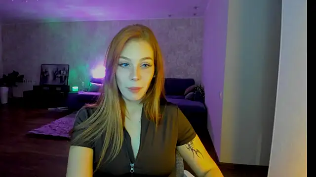 kelly love 222 online show from June 23, 7:45 pm