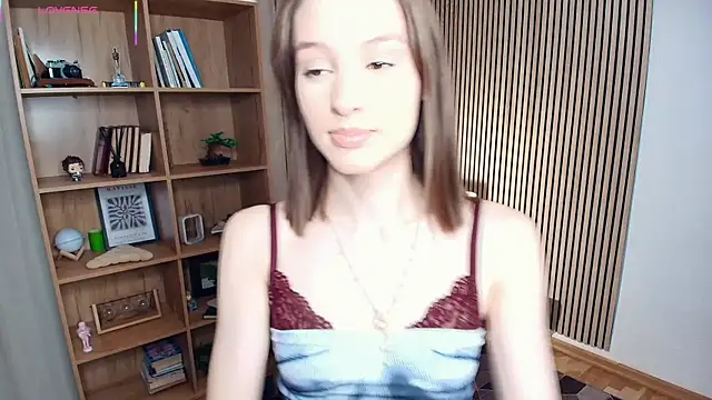 Snapshot of LianneBynon chatting on July 16, 8:44 am LianneBynon online show from July 16, 8:44 am