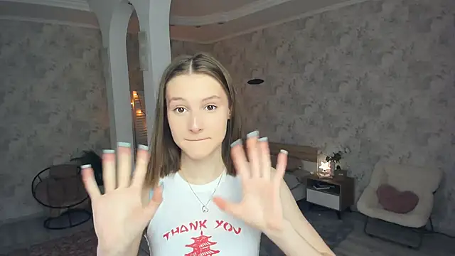 LianneBynon online show from May 29, 8:53 am