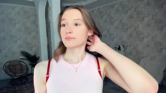 LianneBynon online show from March 29, 8:49 am