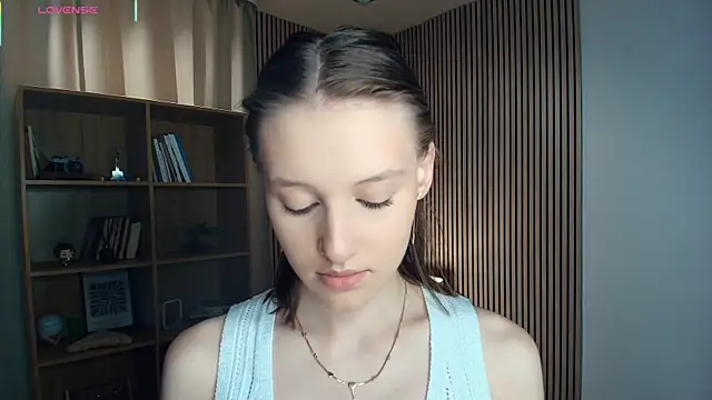 Snapshot of LianneBynon chatting on July 19, 8:34 am LianneBynon online show from July 19, 8:34 am