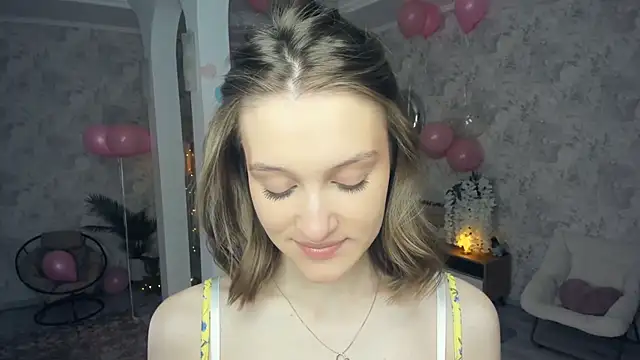 LianneBynon online show from April 15, 9:15 am