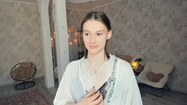LianneBynon online show from May 22, 8:34 am