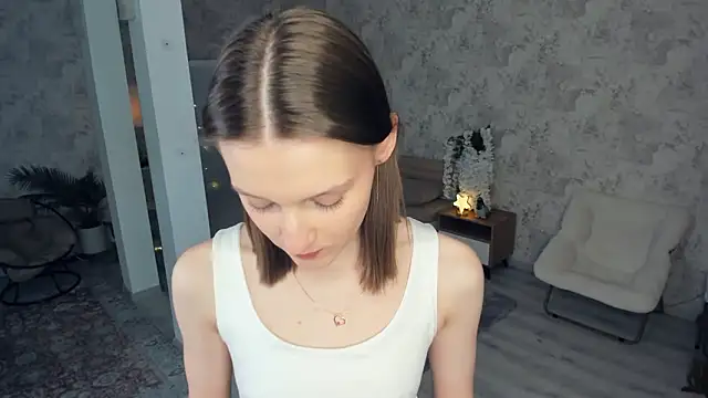 LianneBynon online show from February 11, 8:36 am