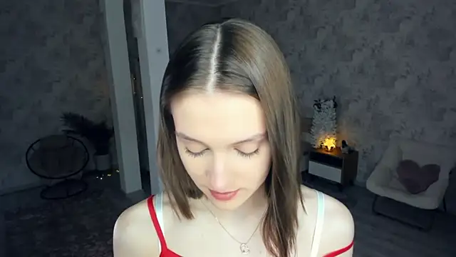 LianneBynon online show from May 1, 8:19 am