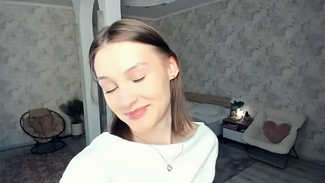 LianneBynon online show from May 7, 8:39 am