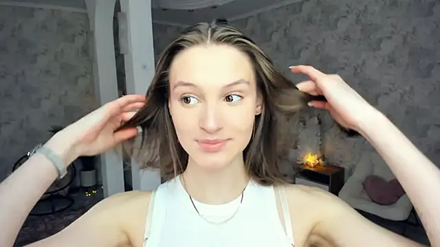 LianneBynon online show from April 24, 8:49 am