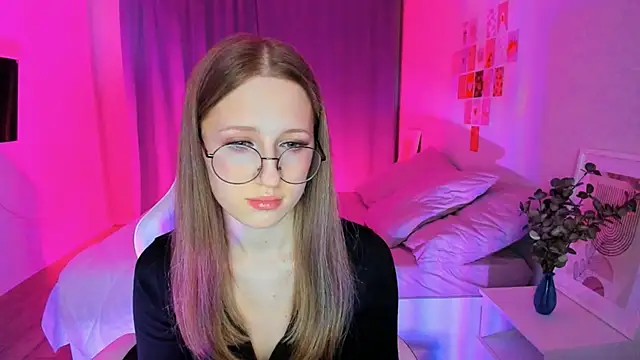 Vega Taylor online show from March 2, 3:29 am