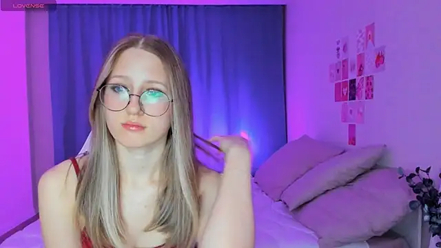 Vega Taylor online show from February 26, 3:28 am