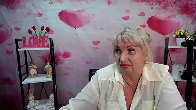 RenataDaster online show from May 9, 5:05 pm